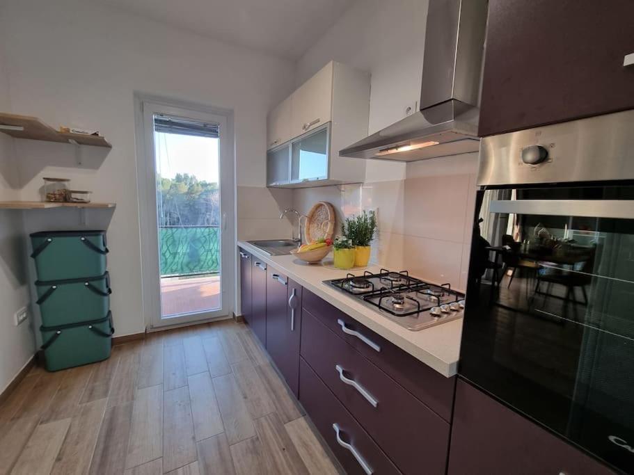 Chi Chi Apartment Pula Bagian luar foto