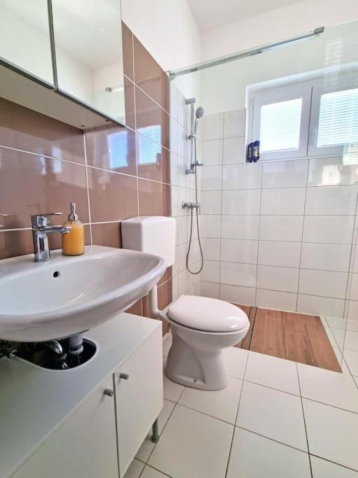 Chi Chi Apartment Pula Bagian luar foto