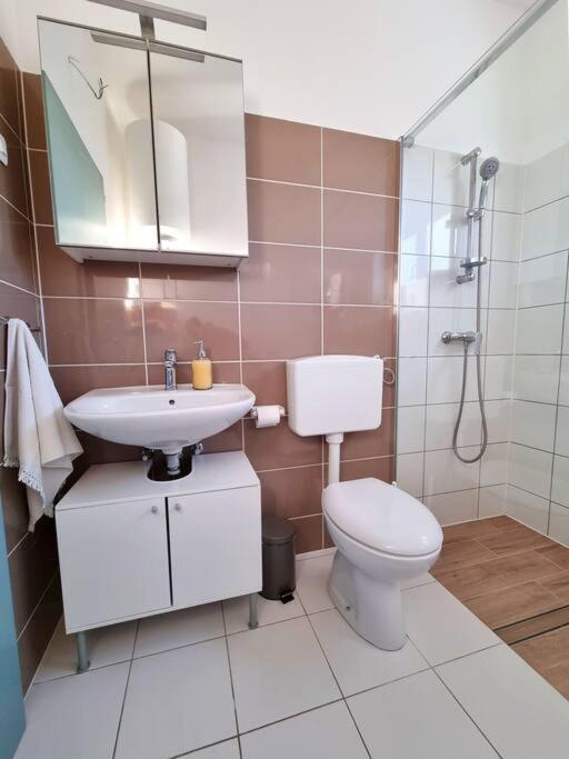 Chi Chi Apartment Pula Bagian luar foto