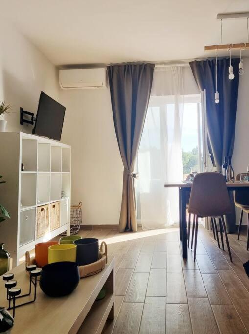 Chi Chi Apartment Pula Bagian luar foto